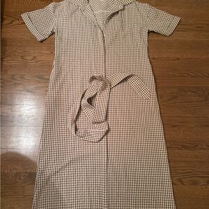 Pomander Place brown Beige Checkered Midi shirt Dress